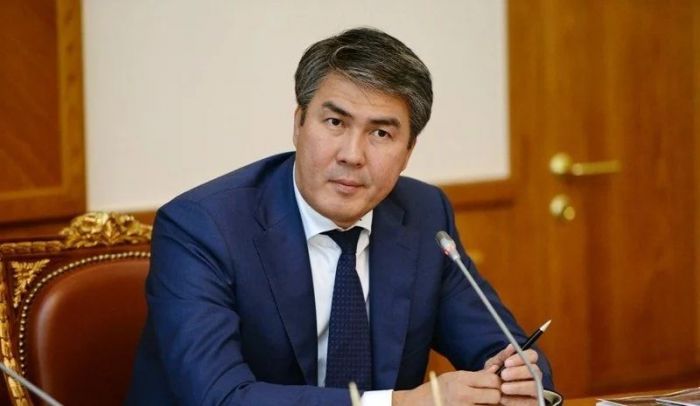 ​Асет Исекешев получает больше Бауыржана Байбека