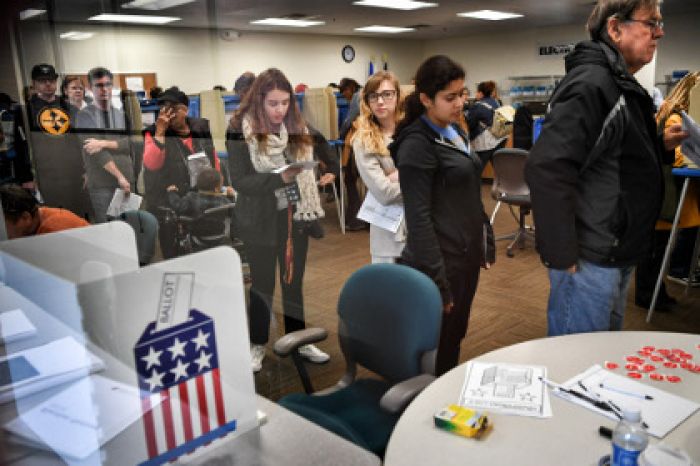В США побит рекорд участия избирателей в досрочном голосовании