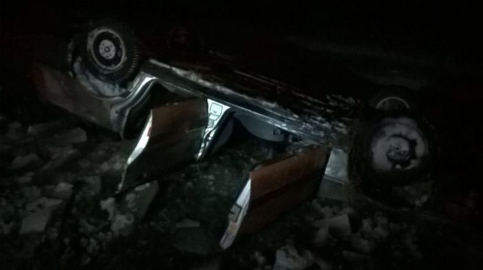 Супругов спасли из упавшей в ледяную воду машины в СКО