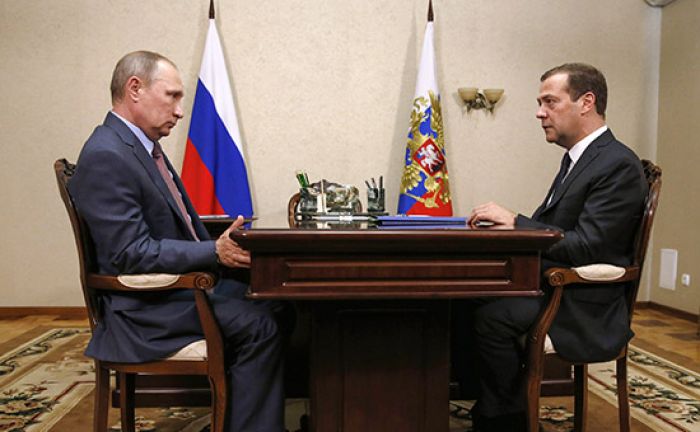 Медведев обсудил задержание Улюкаева с Путиным