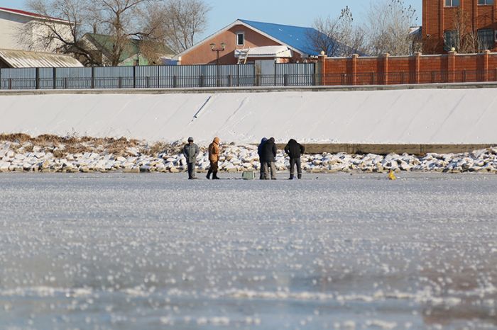На Урале лёд достиг 10 сантиметров