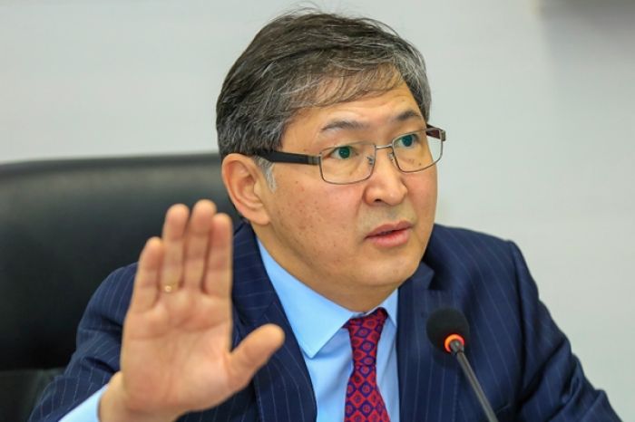 Сагадиев высказался по поводу исключения истории Казахстана из ЕНТ