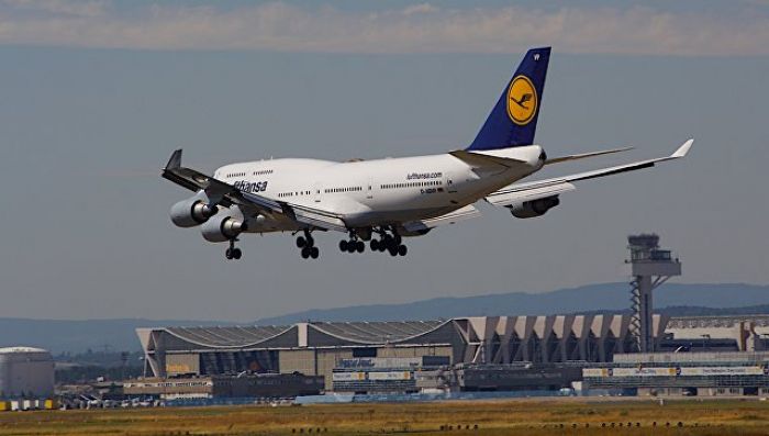 В Германии из-за забастовки в Lufthansa отменили 830 рейсов