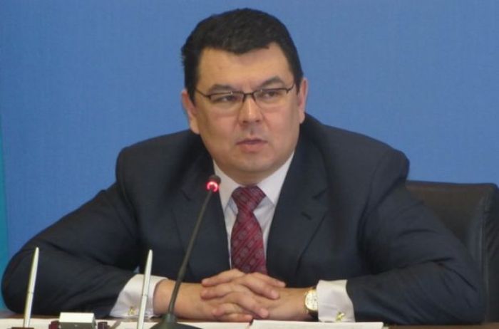 ​Бозумбаев объяснил подорожание бензина Аи-92 в Казахстане