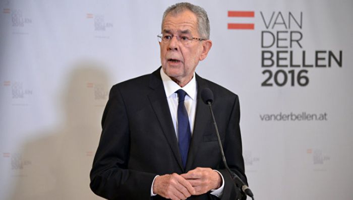 Александр Ван дер Беллен победил на выборах президента Австрии