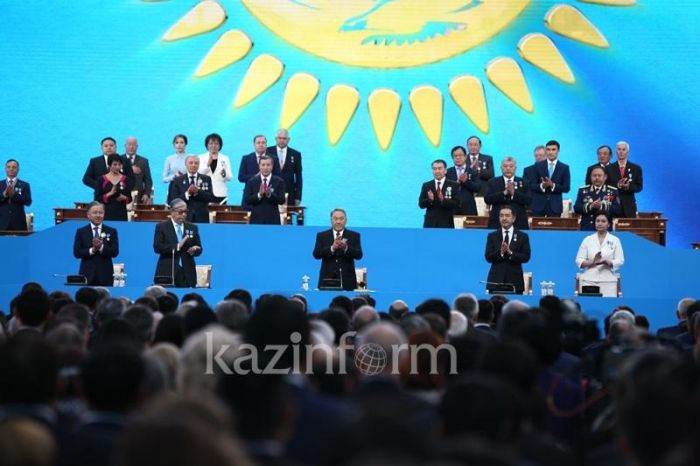 Назарбаев поздравил казахстанцев с 25-летием Независимости 