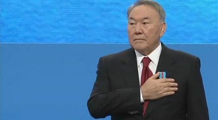 Назарбаев поручил рассмотреть вопрос перераспределения власти