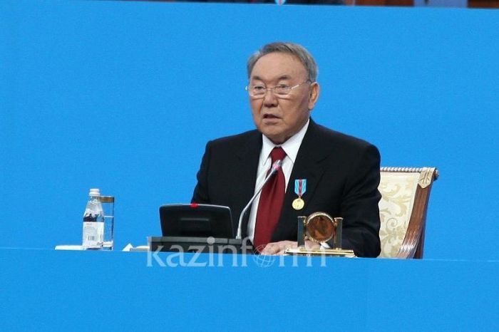 Нурсултан Назарбаев: Меня невозможно тронуть лестью