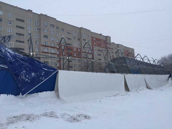 Крытый корт обрушился в Петропавловске 