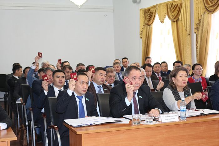 ​Депутаты утвердили бюджет города Атырау на 2017-й год