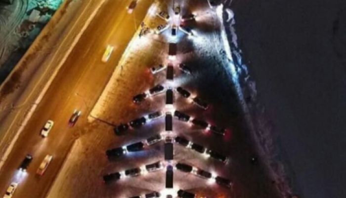 Актюбинские автолюбители собрали необычную елку