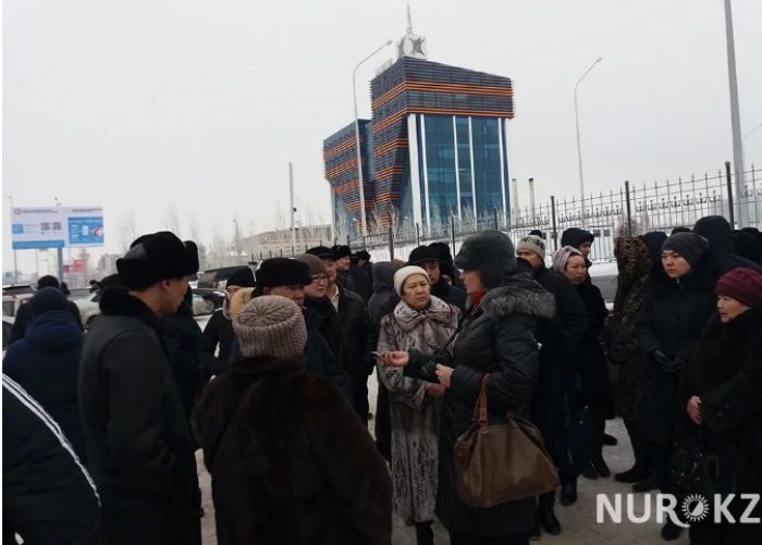 В Актобе полицейские вышли на акцию протеста