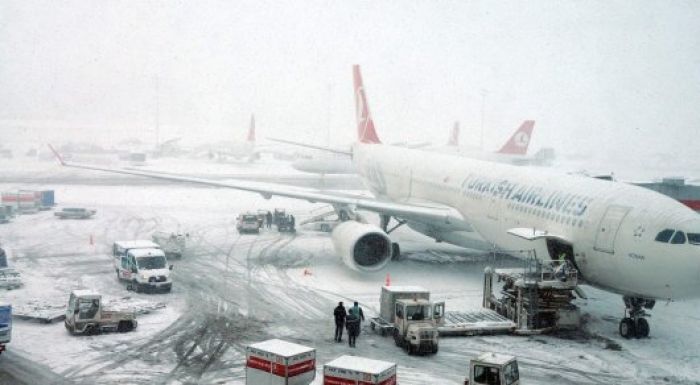 Более 200 человек не смогли вылететь из Стамбула в Казахстан 