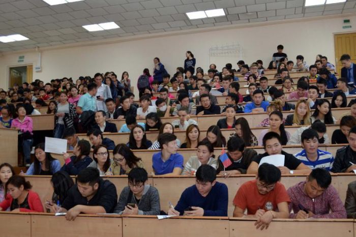 На 10 тыс мест увеличится число образовательных грантов в вузах Казахстана в 2017 году 