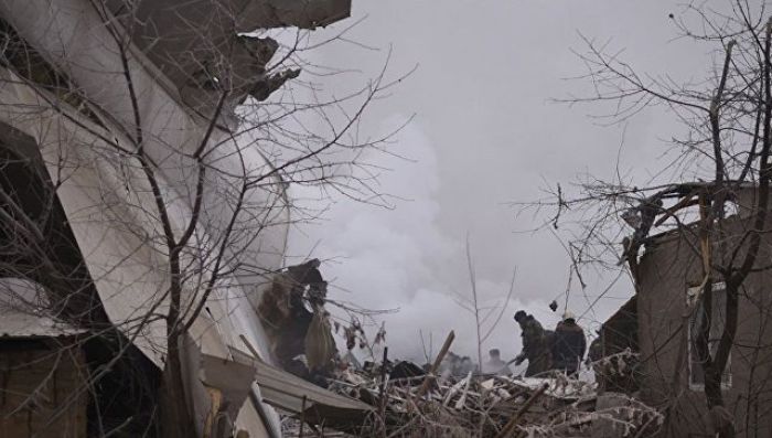 Boeing разбился в 1,5 километра от взлетно-посадочной полосы под Бишкеком