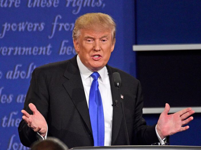 Трамп ограничит въезд в США беженцев из стран Ближнего Востока