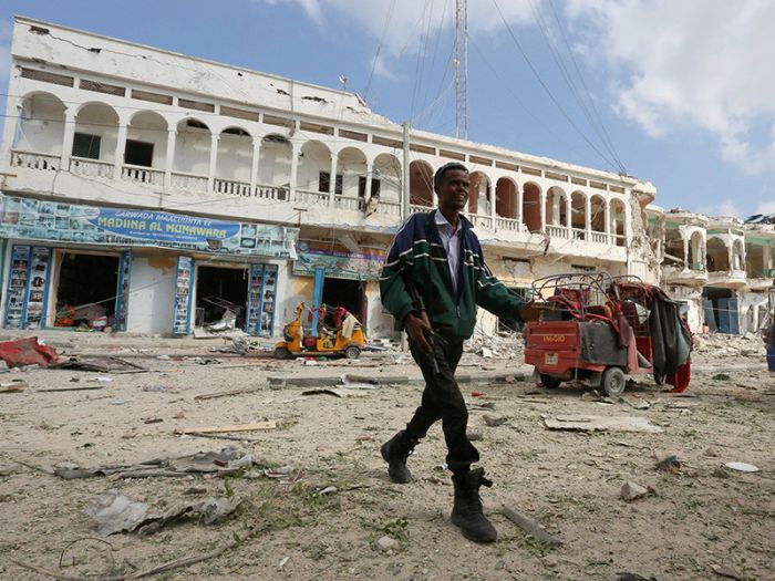 Боевики напали на отель в столице Сомали, 28 человек погибли и еще 50 получили ранения 