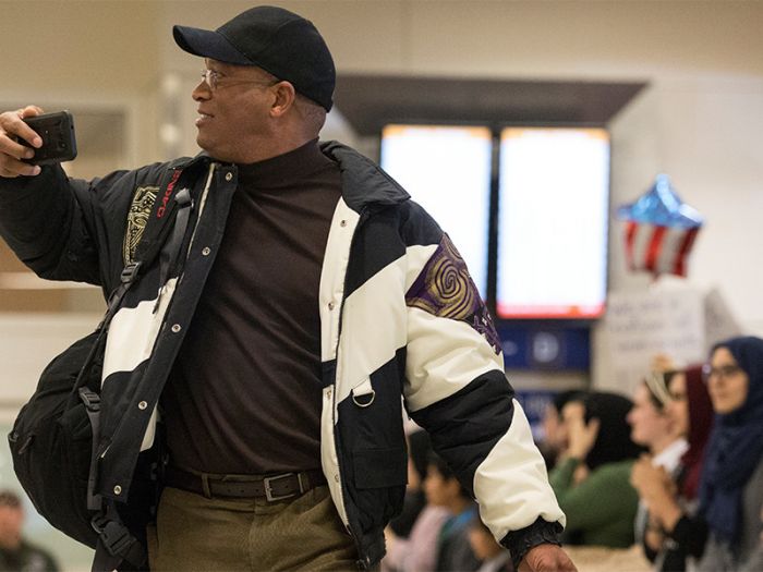 CNN: Белый дом хочет обязать приезжих раскрывать историю посещений в интернете 