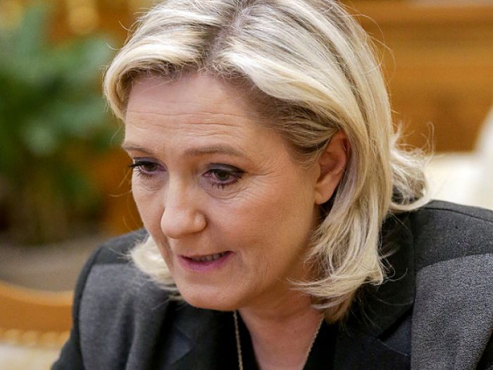 WikiLeaks опубликовал компромат на Ле Пен и Фийона