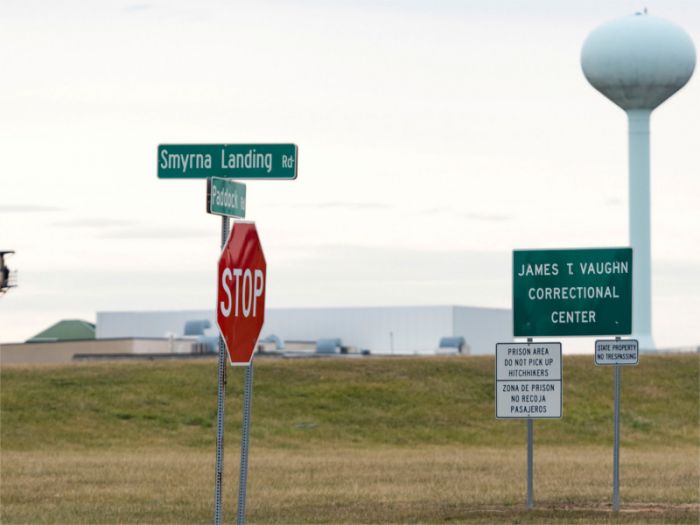 В США недовольные политикой Трампа заключенные захватили заложников в тюрьме строгого режима 