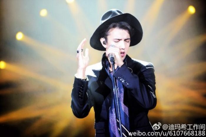 ​Китайская песня помогла Димашу Кудайбергенову войти в тройку лидеров «Singer» 