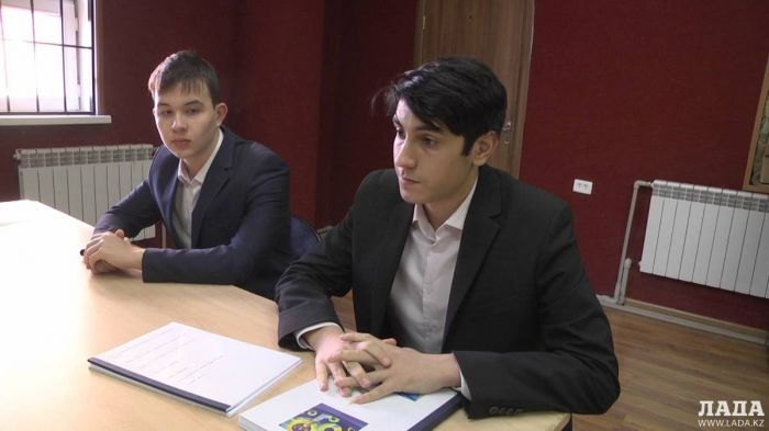В Актау 11-классники обвинили комиссию конкурса научных работ в предвзятости 