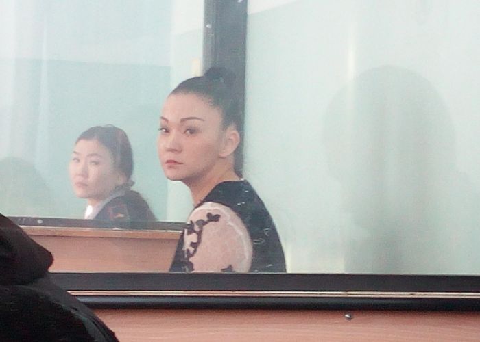 В Актобе судят женщину, из-за которой лишился должности высокопоставленный чиновник 