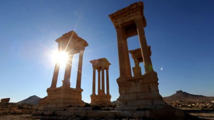 Минобороны РФ рассказало, что ИГ свозит в Пальмиру взрывчатку