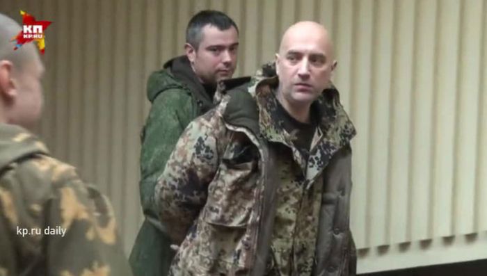 Батальон писателя: Захар Прилепин в ДНР надел погоны и встал под ружье 