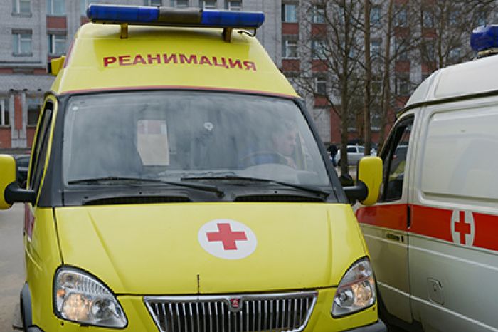 Новгородская школьница погибла из-за удара током от заряжающегося телефона