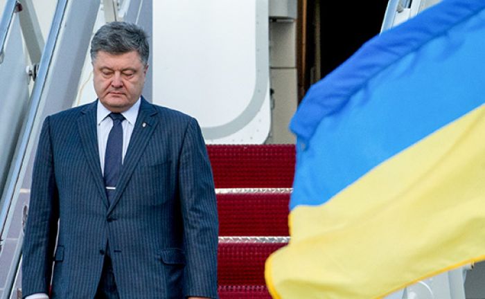 Порошенко заявил о сохранении угрозы военного вторжения России на Украину