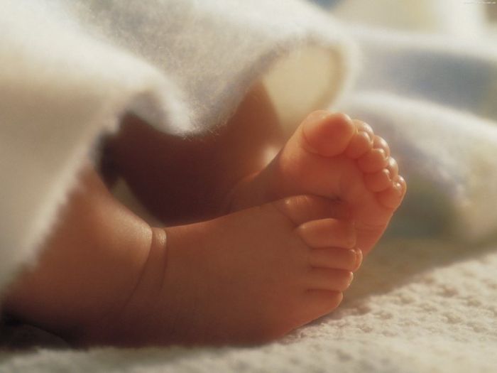 Состояние брошенного младенца в Шымкенте остается крайне тяжелым