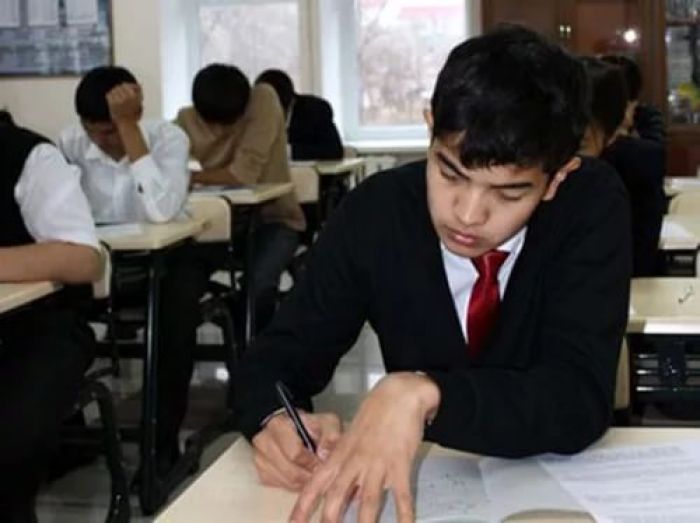 ​В этом году все выпускники школ будут сдавать казахский язык 