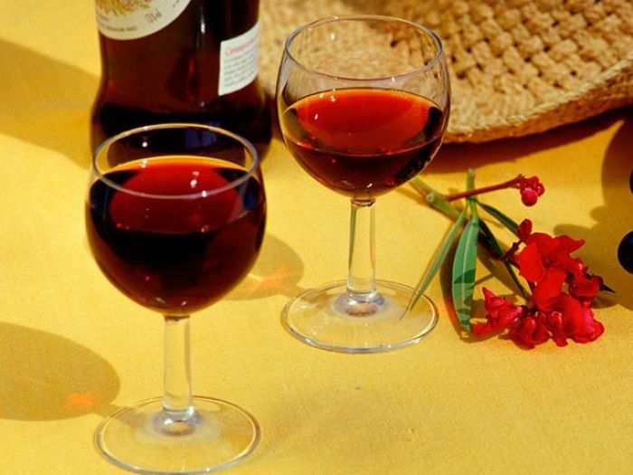 Молдавия перестала считать вино алкогольным напитком