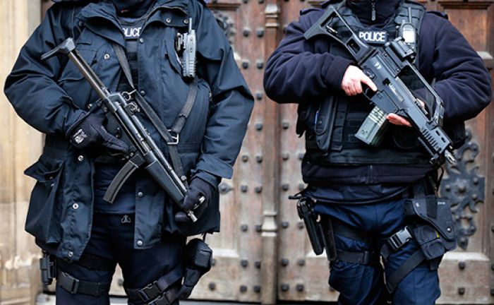 Полиция устроила облаву в Бирмингеме по делу о теракте в Лондоне 