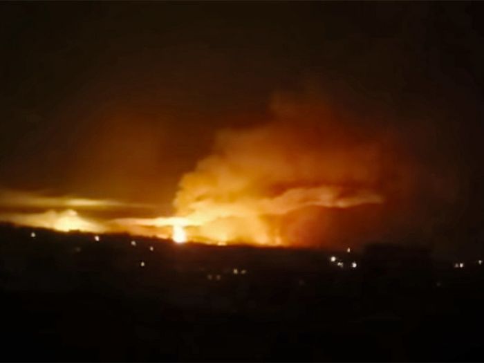 Взрывы и пожар на складах с боеприпасами в Харьковской области: власти подозревают диверсию 