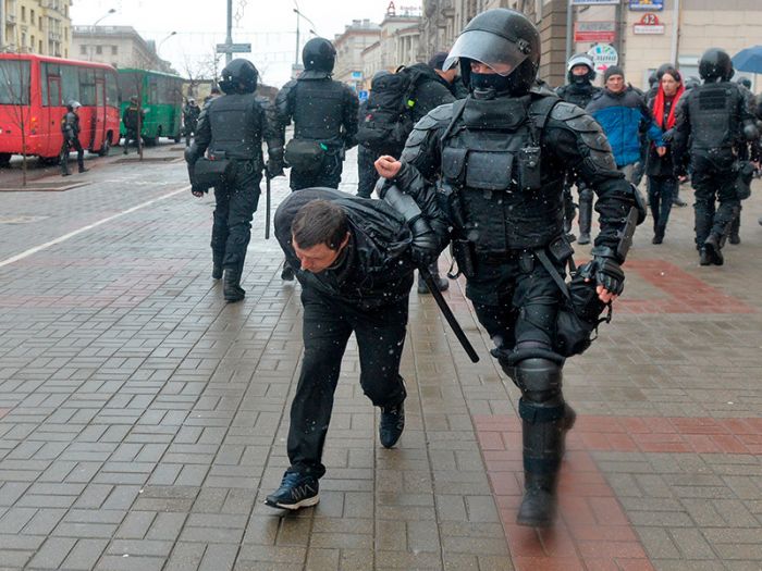 В Минске вновь задержаны десятки несогласных с политикой властей 