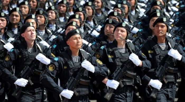 Масштабный военный парад пройдет в Астане 