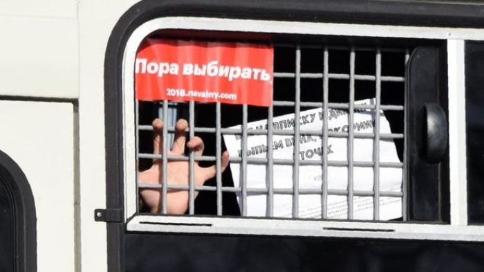Развилка для Кремля: как реагировать на протесты