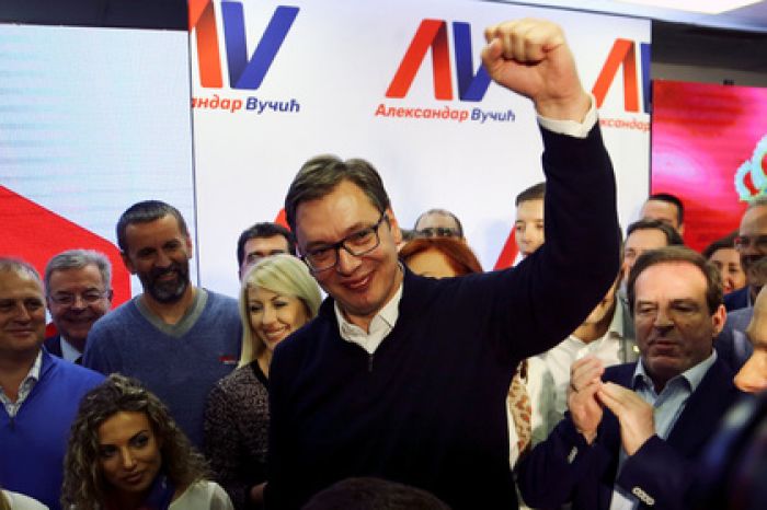 Вучич объявил о победе на выборах президента Сербии 