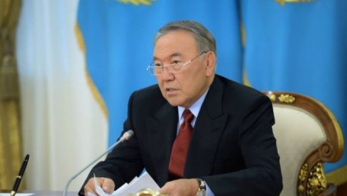 Назарбаев обратился к акционерам казахстанских банков 