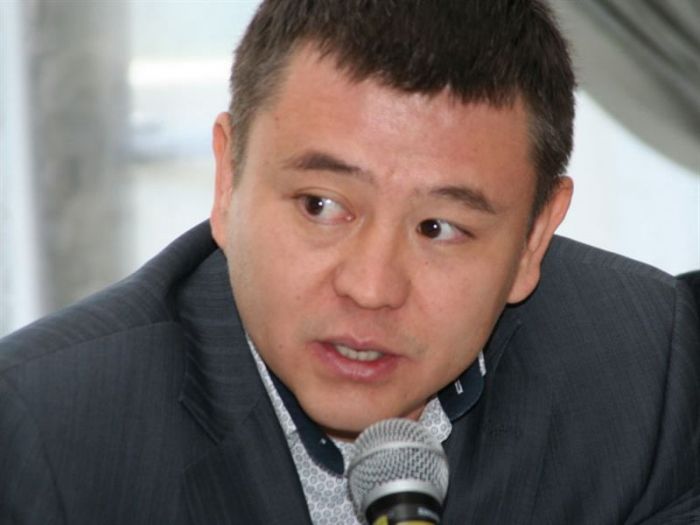 Тайжан об "общежитиях Перуашева": пусть инициаторы покажут на своем примере