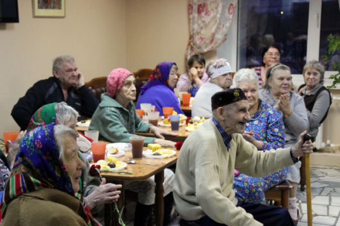 Ростом постояльцев в домах престарелых обеспокоен Жакип Асанов