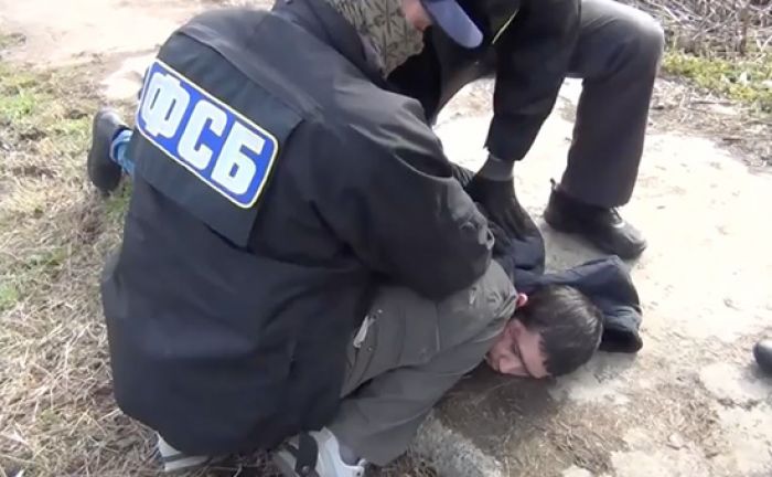 ФСБ опубликовала видео задержания организатора взрыва в Петербурге 