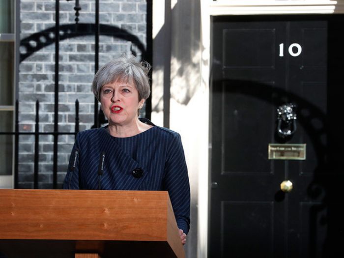 Премьер-министр Британии объявила о досрочных выборах в парламент