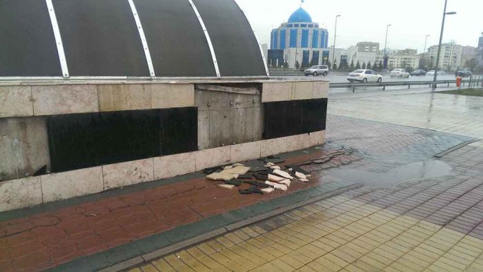 Назарбаев - Исекешеву: раз уж гостей принимаем, надо хотя бы шею помыть 