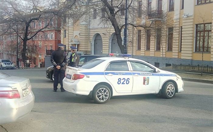 В Хабаровске совершено нападение на здание ФСБ: погиб сотрудник и посетитель