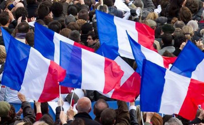 Во Франции наступил день тишины перед президентскими выборами