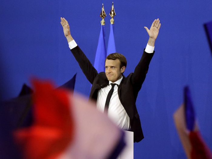 Макрон в первом туре выборов набрал 23,75%, Ле Пен - 21,53%