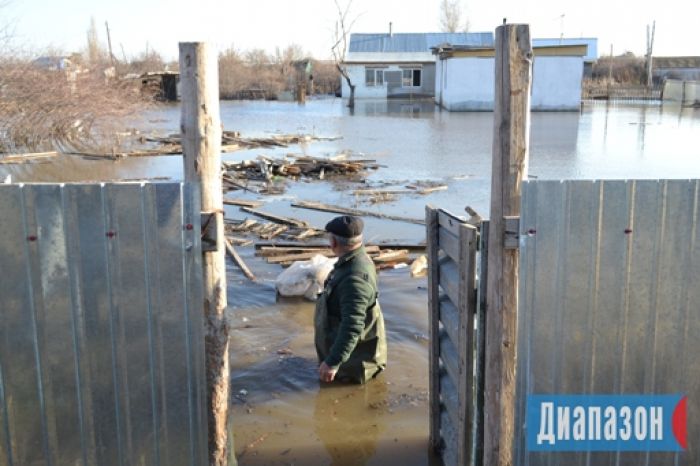 Наши дома по пояс в воде, но сказали: жить можно, - жители подтопленных дач в Актобе
